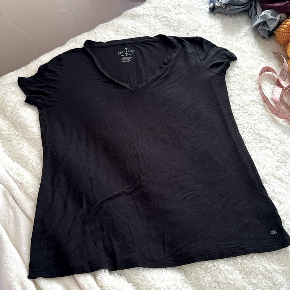 Black V-neck American Eagle Tee